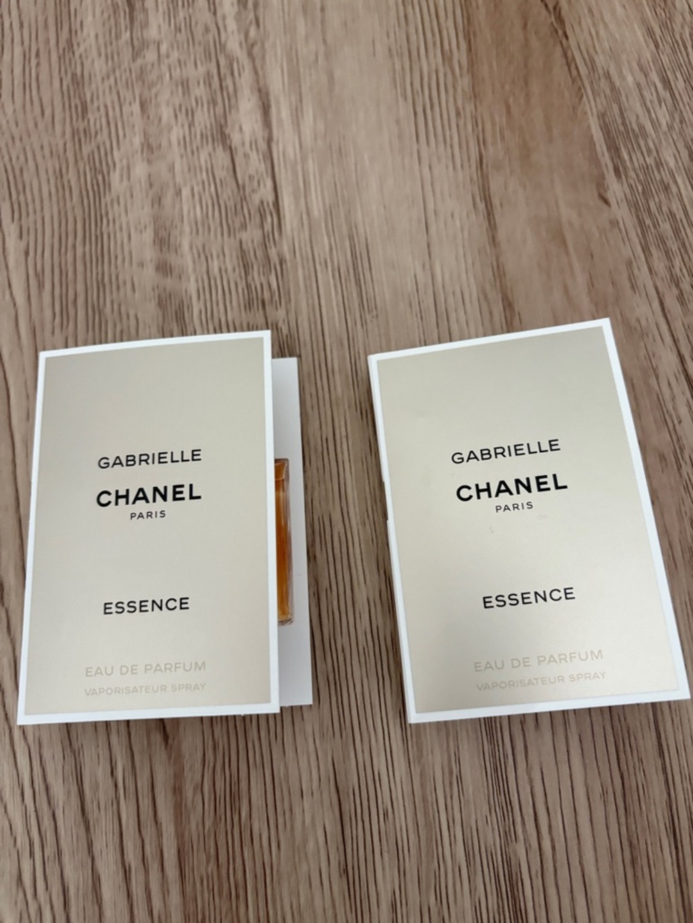 CHANEL Gabrielle Essence Sample Set - Gold/White